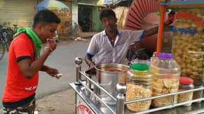Eating Fuchka ( Golgappa / Panipuri ) -  Indian Street Food Kolkata - Bengali Street Food Lover