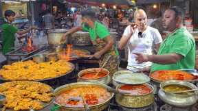 Indian street food - CURRY like you've NEVER seen before! Indian street food in Ahmedabad, India